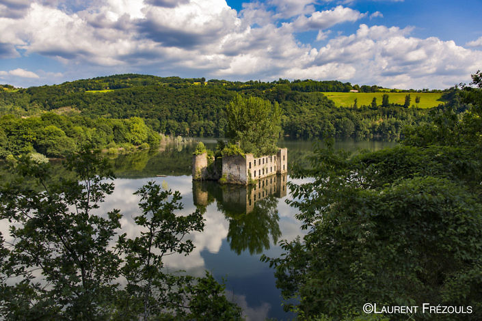 Château de Grandval au barrage de Razisse